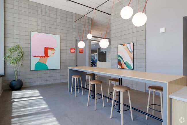 Lobby Coworking Area - PALMTower