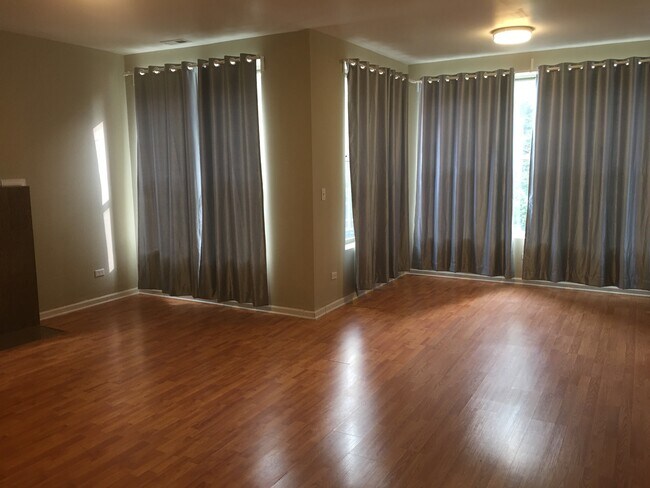 Foto del edificio - 5134 S Ingleside Ave