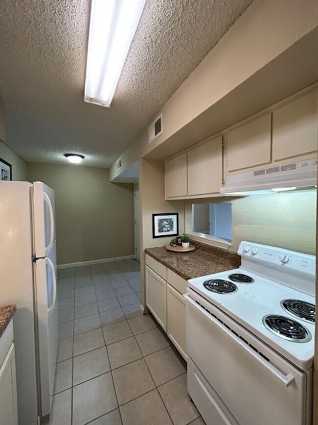 Foto del edificio - 843 Hammond Manor Dr