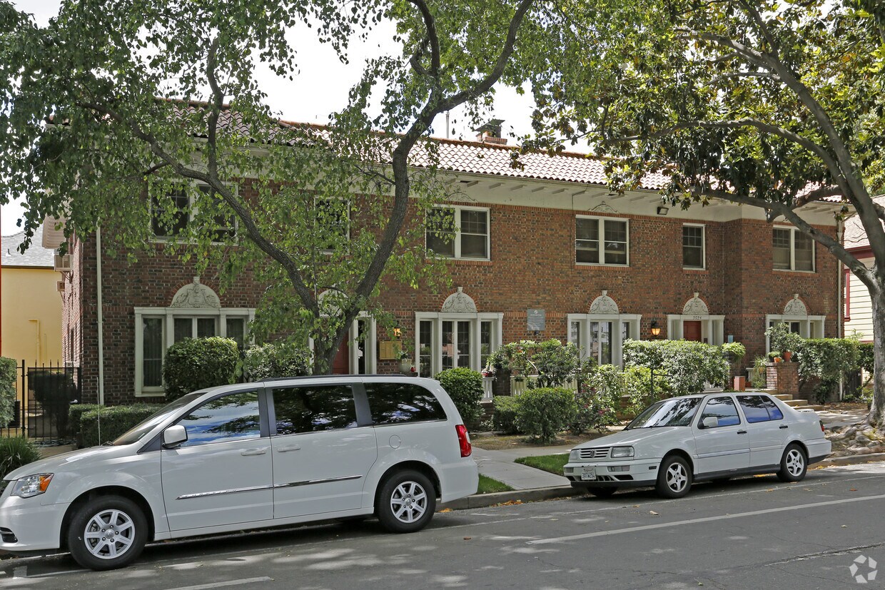 Building Photo - McKinley Flats