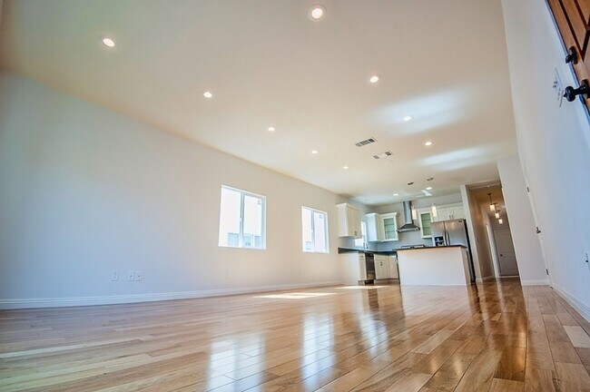 Building Photo - Ogd439