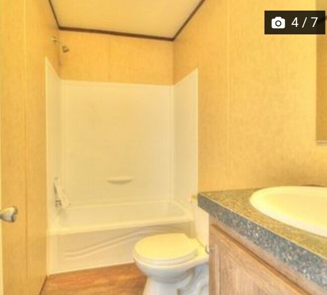 Foto del edificio - 43496 Brittany Rd