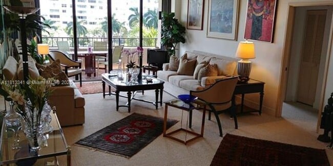 Foto del edificio - 251 Crandon Blvd