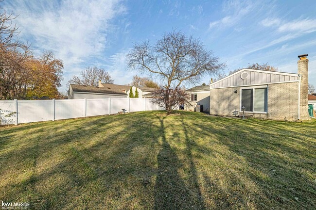 Building Photo - 3043 Heritage Dr