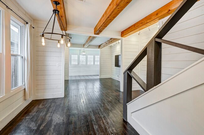 Foto del edificio - 818 Wilkes St