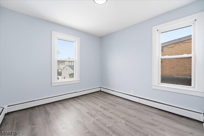 Foto del edificio - 102 Highland Ave