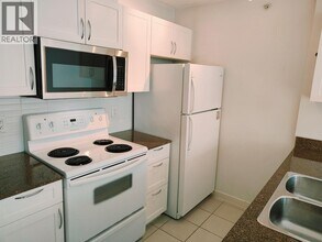 Building Photo - 933 Hornby St