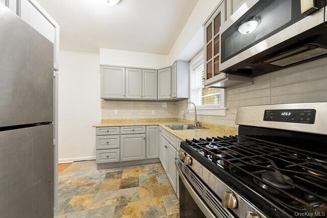 Foto del edificio - 545 E 93rd St