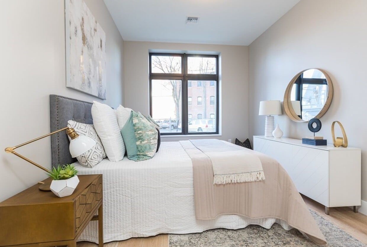 1 bedroom den for 9/1 with garage parking! - 1 bedroom den for 9/1 with garage parking!