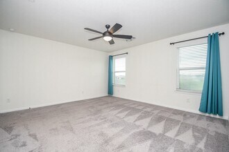 Building Photo - 5027 Hickory Deer Ln