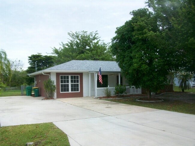 Building Photo - 628 Tarpon Way