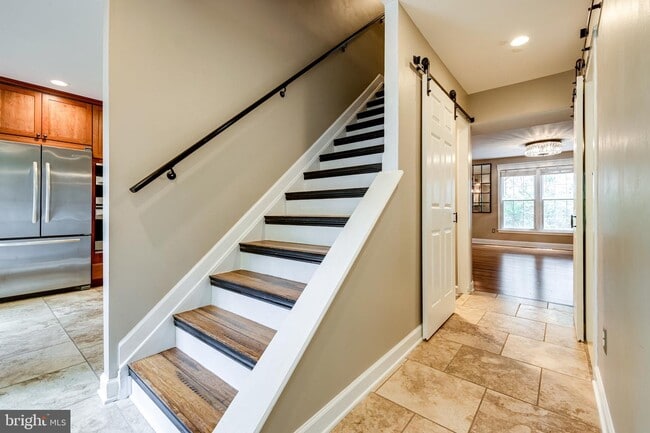 Building Photo - 5909 Berkshire Ct