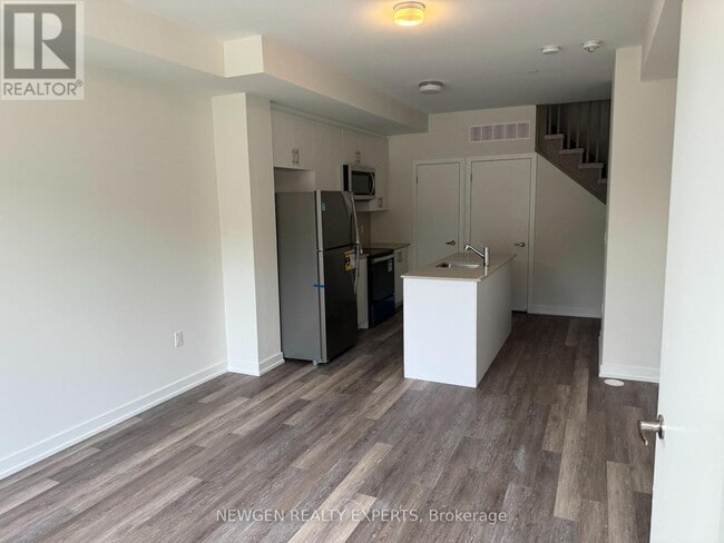 Building Photo - 3538 Colonial Dr