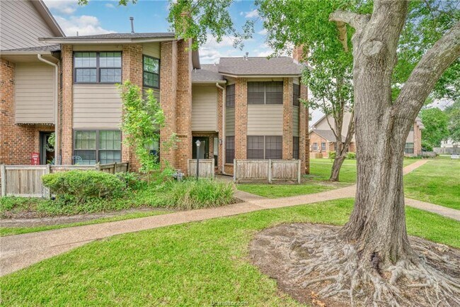 Building Photo - 2400 Longmire Dr