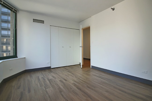 Foto del edificio - 439 E Ontario St