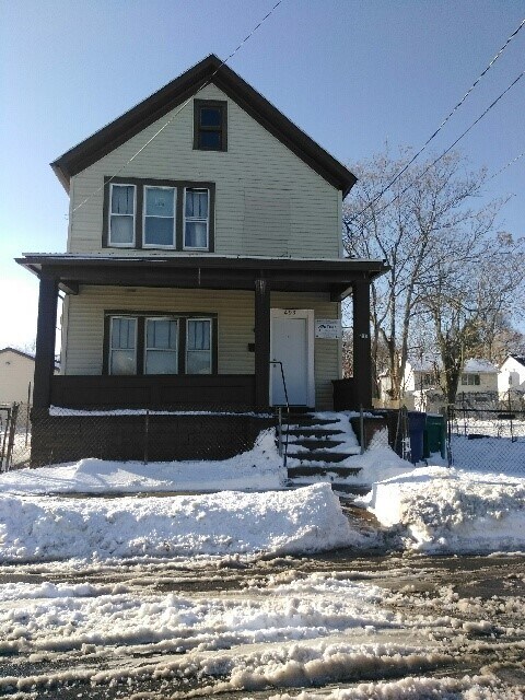 Primary Photo - 498 Monroe St