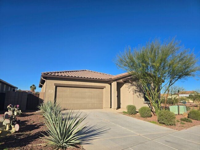 Foto del edificio - MOVE IN SPECIAL!! 3 Bedroom/ 2 Bath Red Rock Oasis