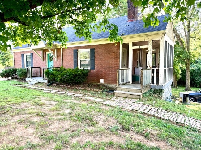 Photo - 1911 McGavock Pike A House