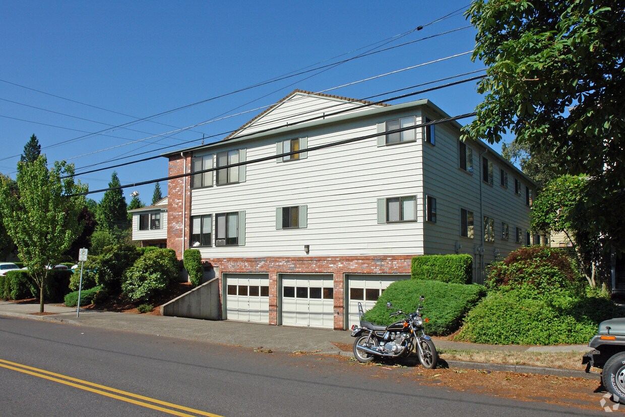 Primary Photo - Wellington House