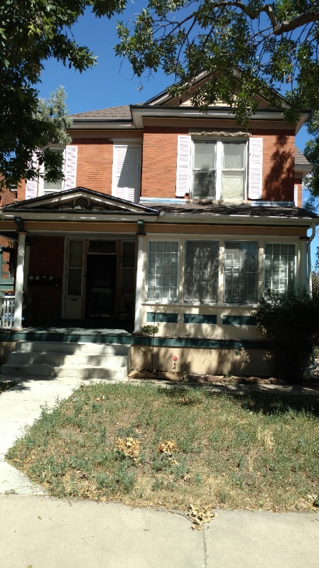 Building Photo - 2112 N Grand Ave