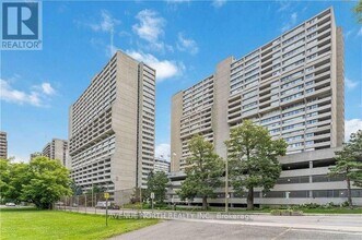 Building Photo - 500 Laurier Ave W