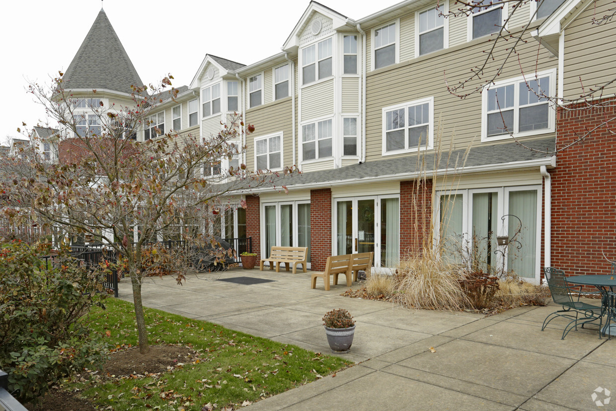 Building Photo - Munhall Retirement Residence