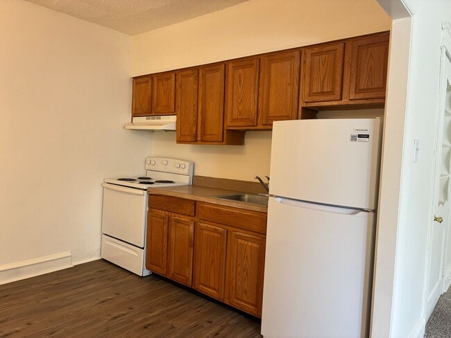 Building Photo - Marshal House Apartments - 103 3 Bed