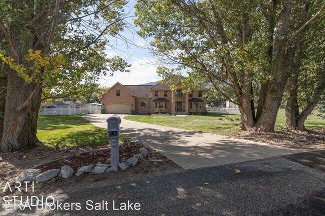 Building Photo - 5 br, 3.5 bath House - 3669 E 3600 N