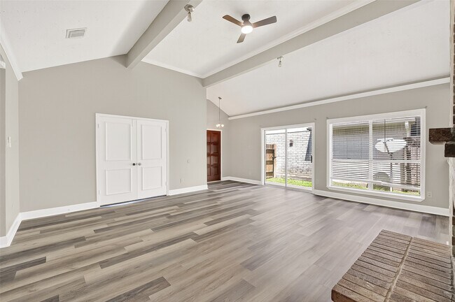 Foto del edificio - 12403 Meadow Ridge Dr