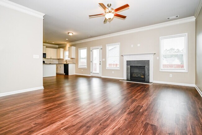 Foto del edificio - 1002 Stone Creek Dr