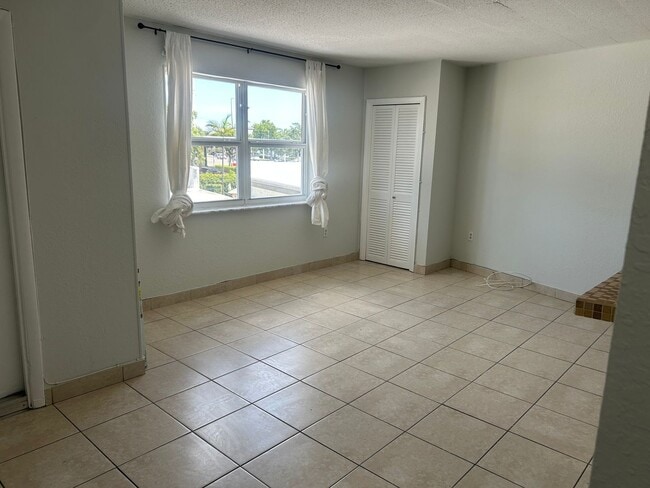 Foto del edificio - 2036 NE 18th St