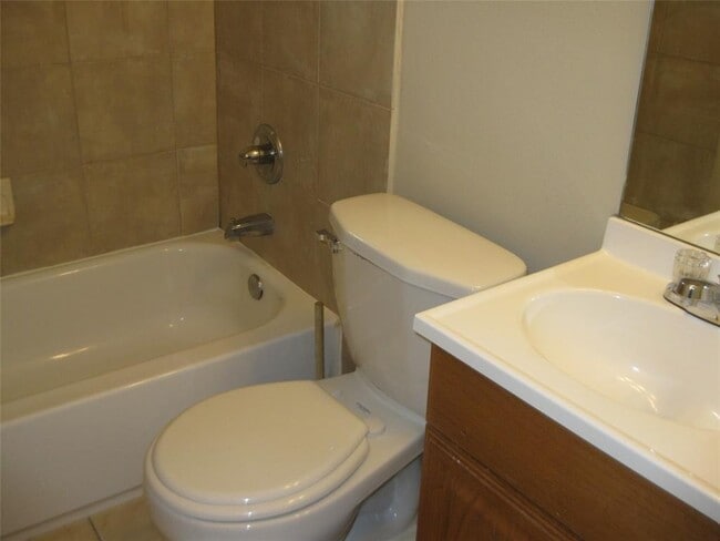 Foto del edificio - 3010 Oakdale St