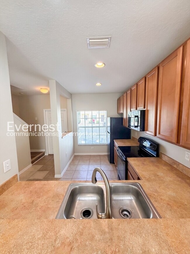 Building Photo - 8535 Gablebend Way