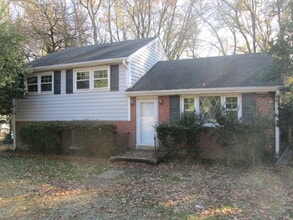 Building Photo - 7909 Jahnke Rd