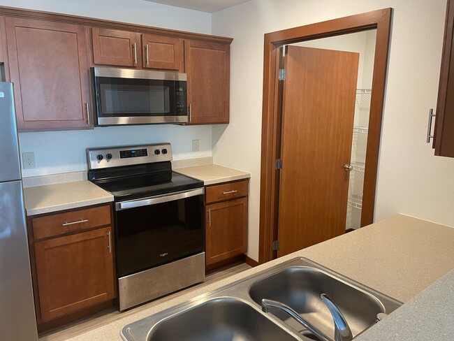 Kitchen - Timberfield Apartments