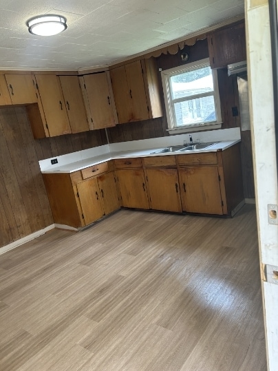 Building Photo - 1010 Louisa Ave