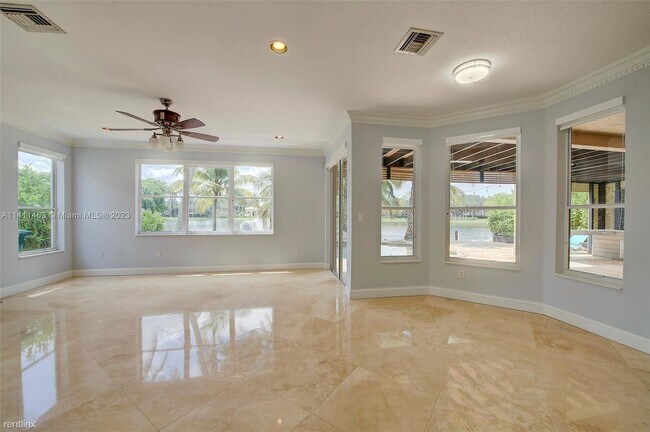Foto del edificio - 5 br, 3 bath House - 16220 SW 21st St