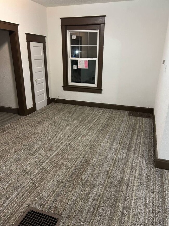 Building Photo - 606 Harrison Ave