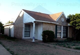Building Photo - 7205 Pineberry Rd