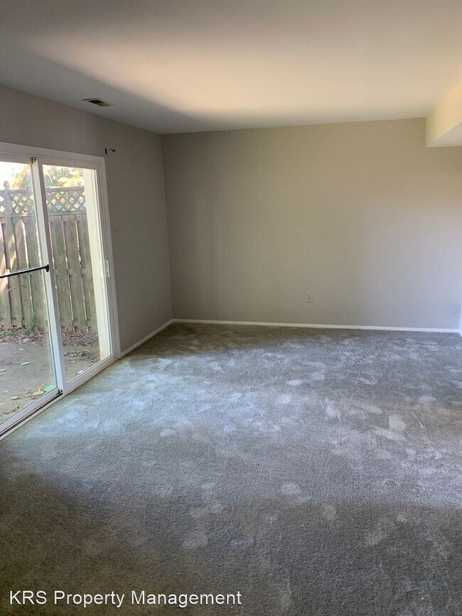 Building Photo - 3 br, 2.5 bath House - 313 Winterberry Drive