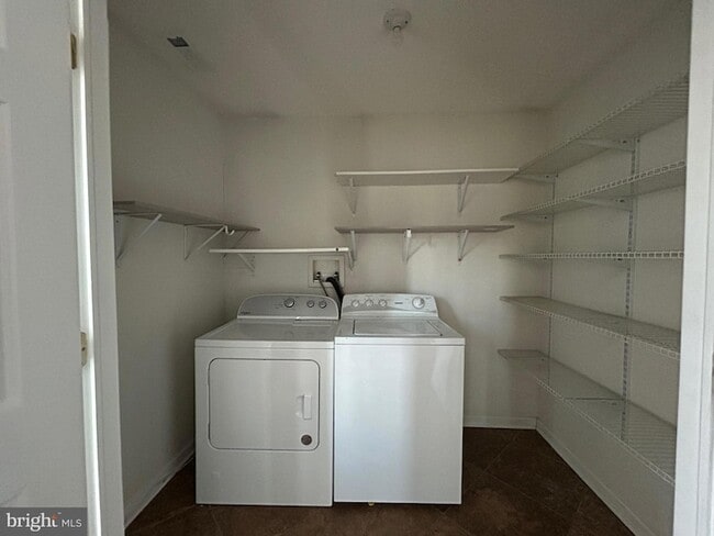 Foto del edificio - 4 White Horse Pike