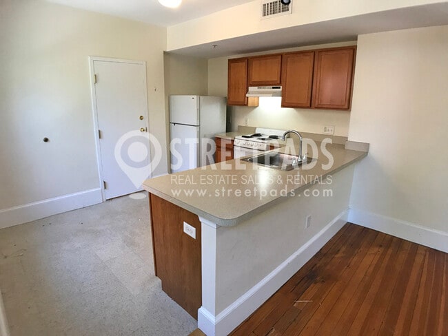 Foto del edificio - 881 Massachusetts Ave