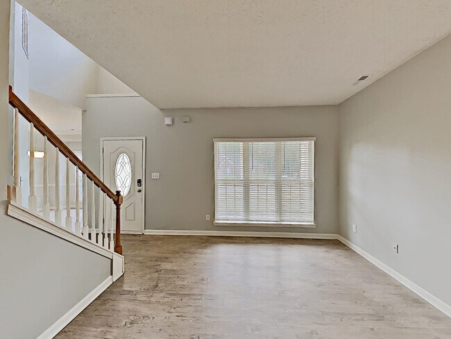 Building Photo - 125 Valley Bluff Dr