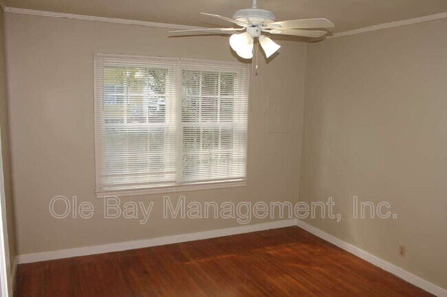 Building Photo - 2454 Richard Ave