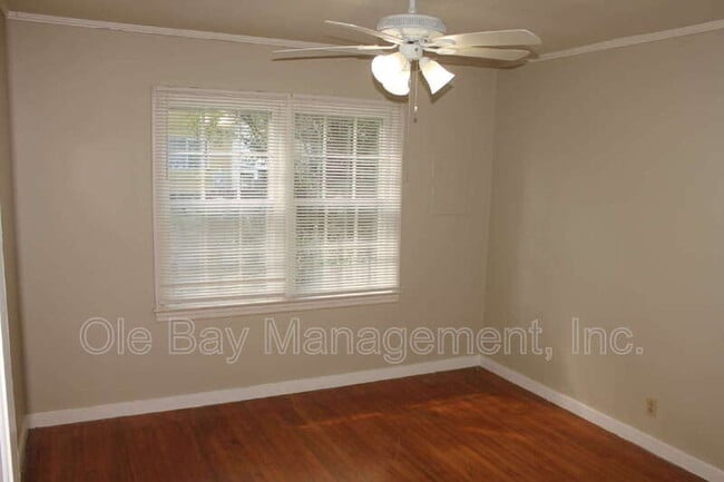 Foto del edificio - 2454 Richard Ave