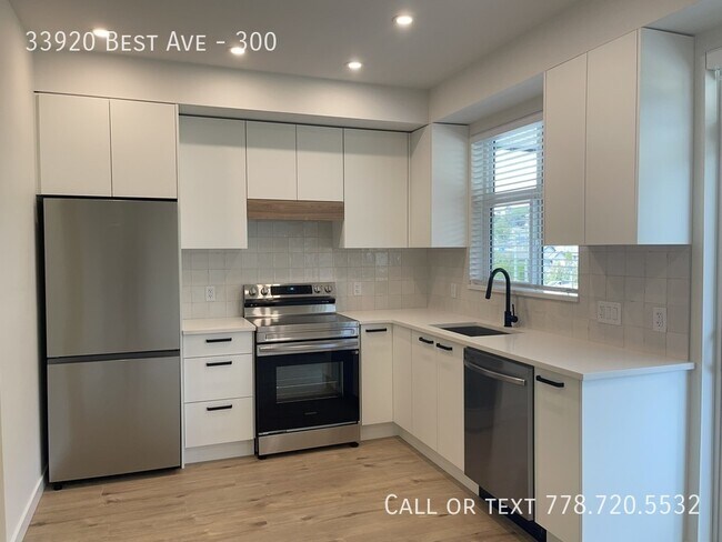 Photo du bâtiment - Brand New 3rd Floor Condo