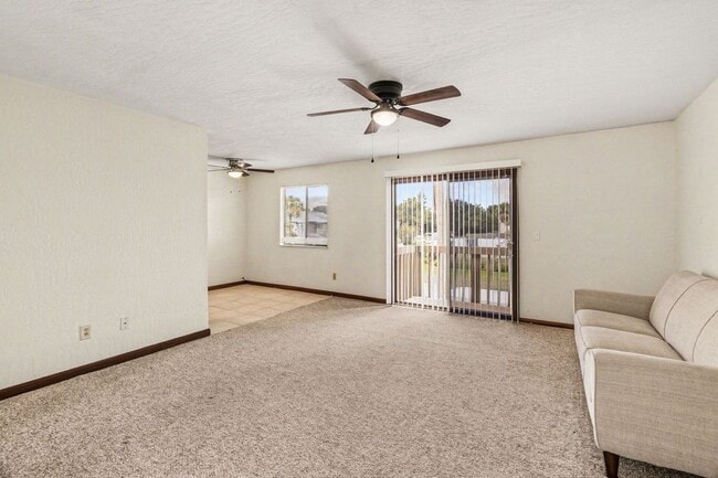 Building Photo - 1123 Tree Ridge Ln NE
