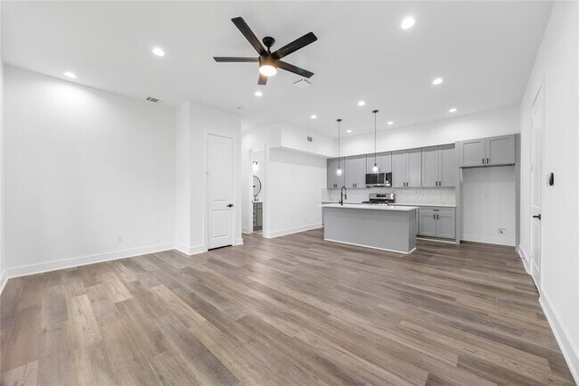 Foto del edificio - 955 Elkhart St