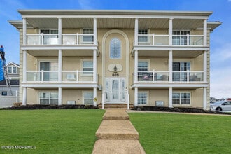 Building Photo - 809 Ocean Ave N