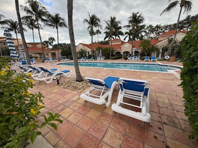 Photo - 1610 N 42ND Cir Apartment